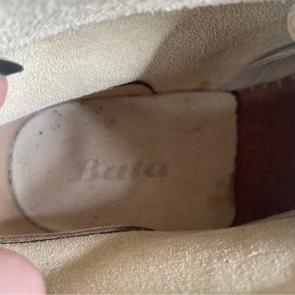 Bata‎ Suede Chukka Boots Size 6